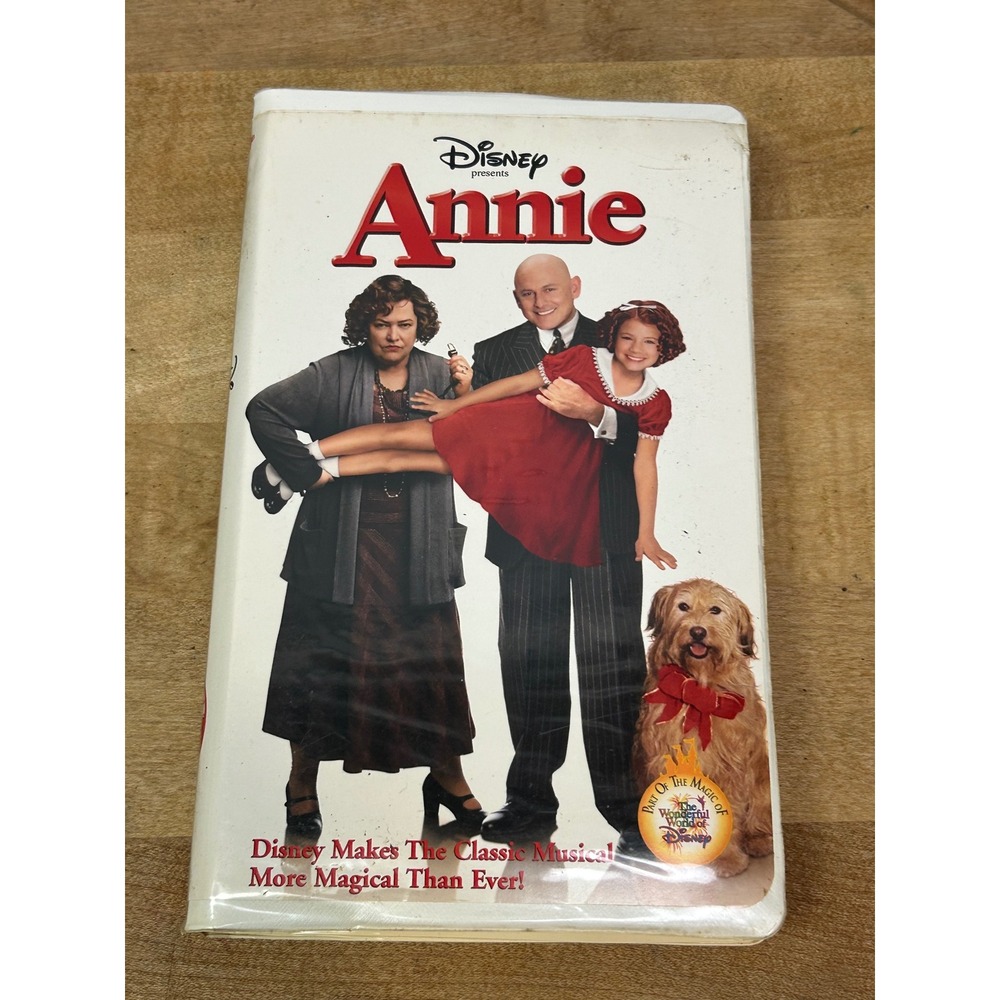 Disney VHS Tape Unisex OS White Annie 1999 Musical Movie Clamshell Case